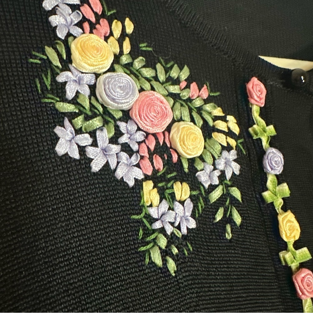 Lilly‎ Black Embroidered Floral Button Front Cardigan Sweater M - Picture 9 of 16